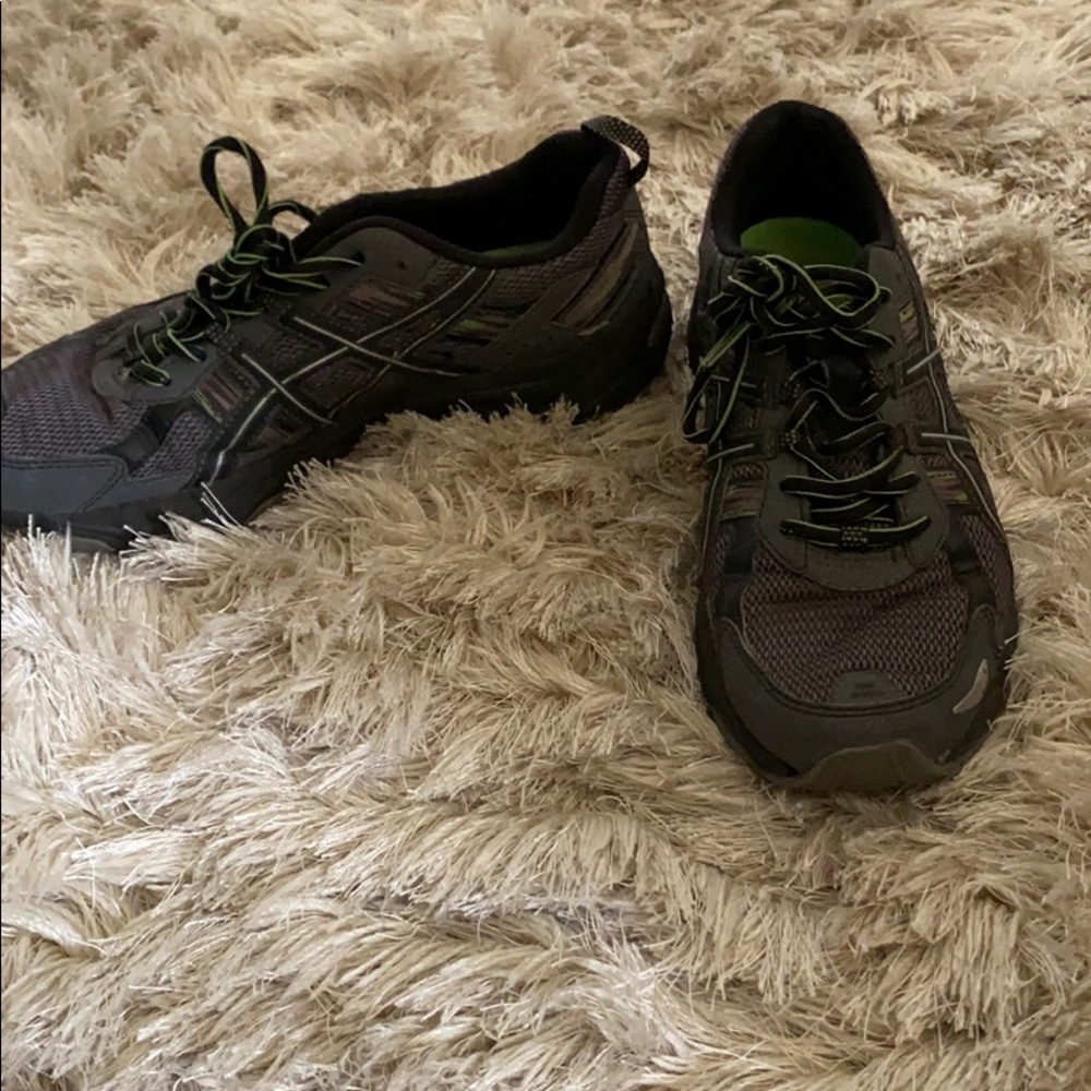 Men’s Aesics Trail shoes